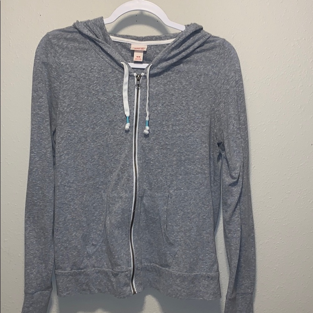 Lightweight zip up